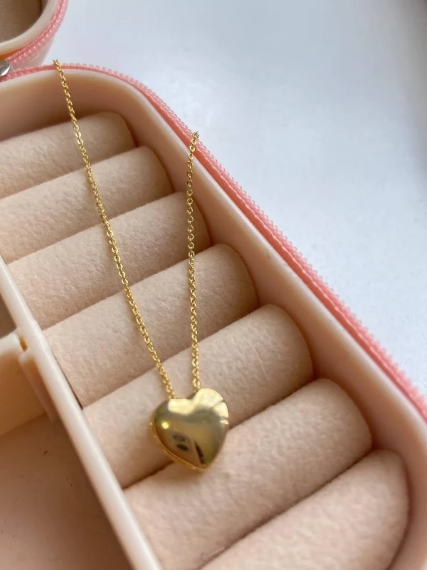 Colar 45cm mini elo português com coração 1cm abaloado liso em caixa alta banhado ouro 18